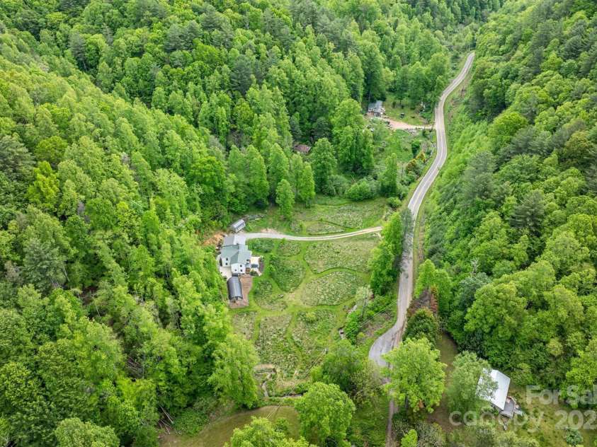 6470 Stone Mountain Road, Lenoir, NC 28645.  MLS# CAR4259861, YatesRealty ID 15259. 