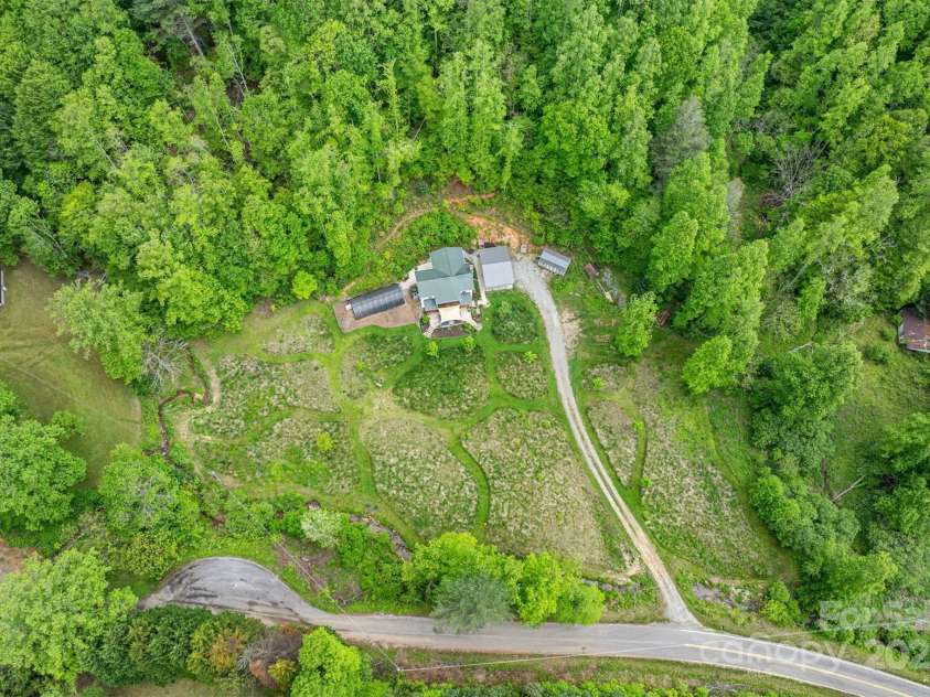 6470 Stone Mountain Road, Lenoir, NC 28645.  MLS# CAR4259861, YatesRealty ID 15259. 