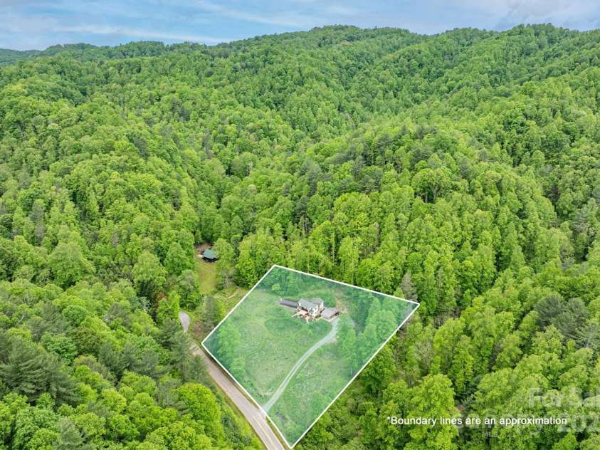 6470 Stone Mountain Road, Lenoir, NC 28645.  MLS# CAR4259861, YatesRealty ID 15259. 
