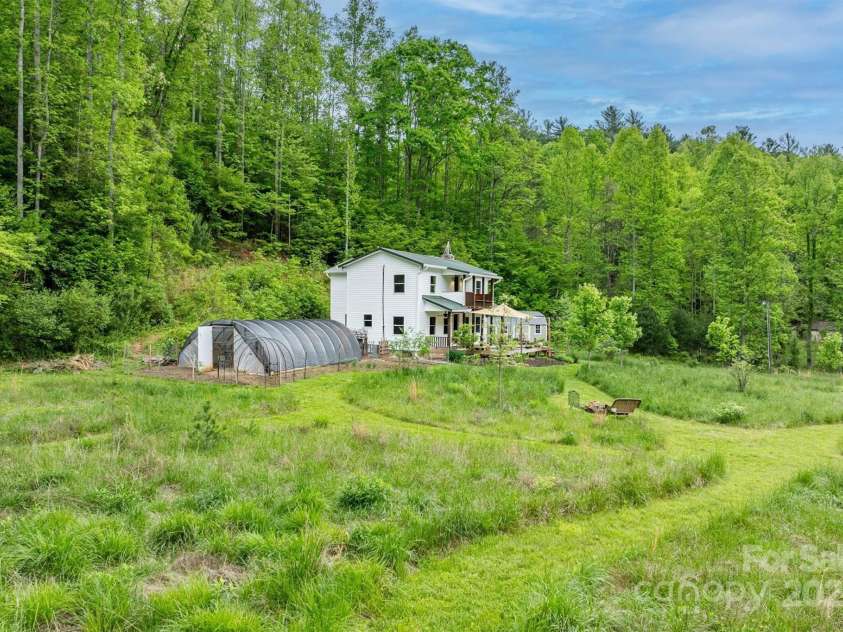 6470 Stone Mountain Road, Lenoir, NC 28645.  MLS# CAR4259861, YatesRealty ID 15259. 