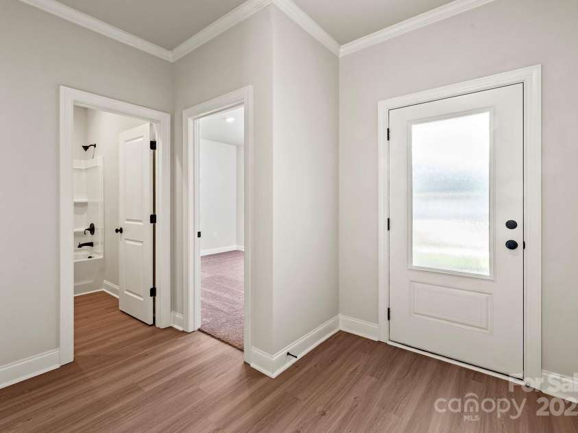 7106 Jerimoth Drive, Charlotte, NC 28215.  MLS# CAR4273024, YatesRealty ID 1526. 