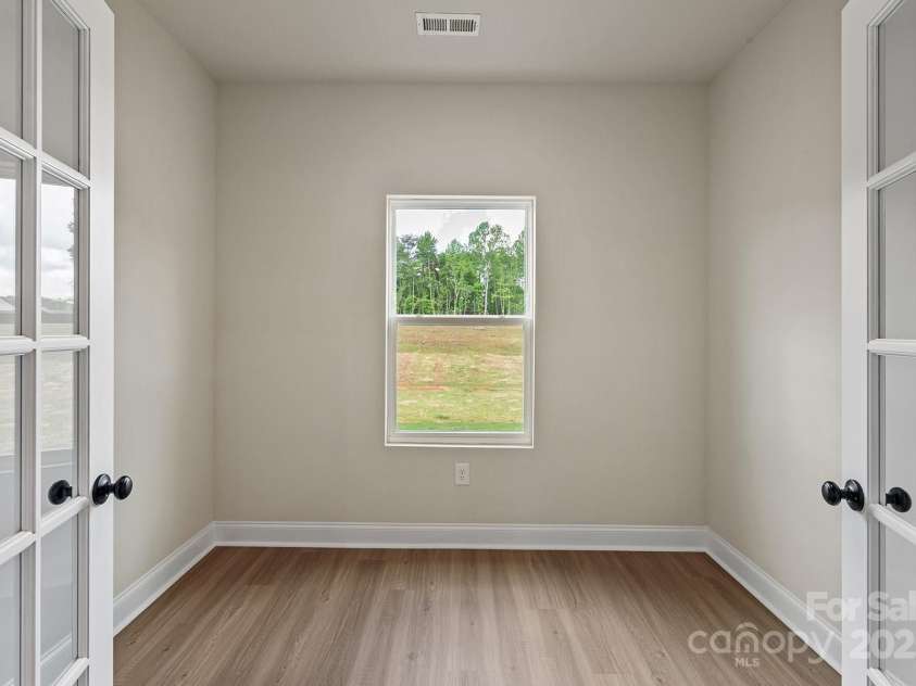 7106 Jerimoth Drive, Charlotte, NC 28215.  MLS# CAR4273024, YatesRealty ID 1526. 