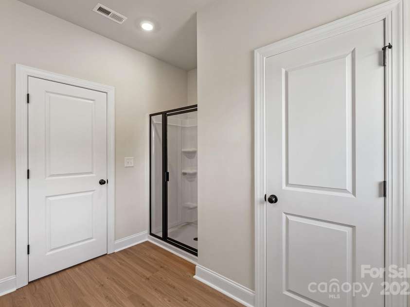 7106 Jerimoth Drive, Charlotte, NC 28215.  MLS# CAR4273024, YatesRealty ID 1526. 