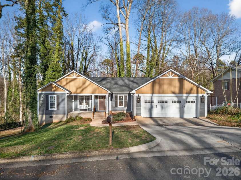 364 Oakwood Drive, Statesville, NC 28677.  MLS# CAR4340183, YatesRealty ID 15260. 