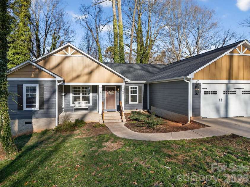 364 Oakwood Drive, Statesville, NC 28677.  MLS# CAR4340183, YatesRealty ID 15260. 