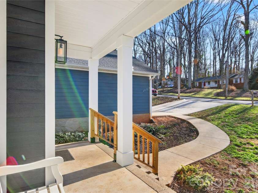 364 Oakwood Drive, Statesville, NC 28677.  MLS# CAR4340183, YatesRealty ID 15260. 