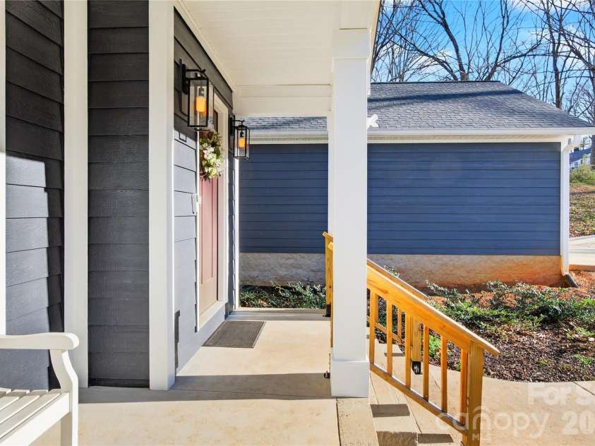 364 Oakwood Drive, Statesville, NC 28677.  MLS# CAR4340183, YatesRealty ID 15260. 