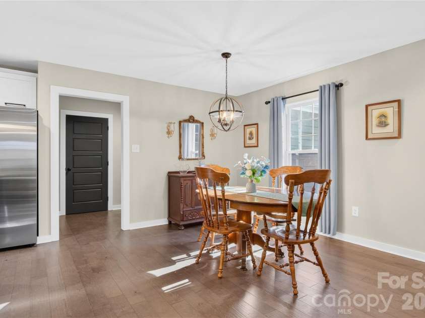 364 Oakwood Drive, Statesville, NC 28677.  MLS# CAR4340183, YatesRealty ID 15260. 