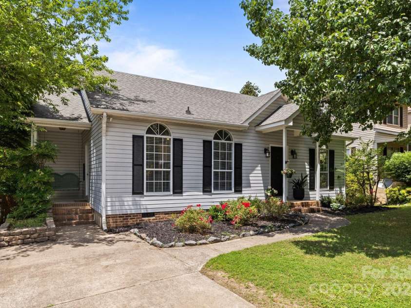 3801 Rosedown Drive, Matthews, NC 28105.  MLS# CAR4261313, YatesRealty ID 15260. 