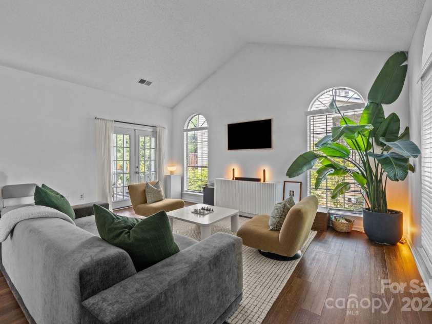 3801 Rosedown Drive, Matthews, NC 28105.  MLS# CAR4261313, YatesRealty ID 15260. 