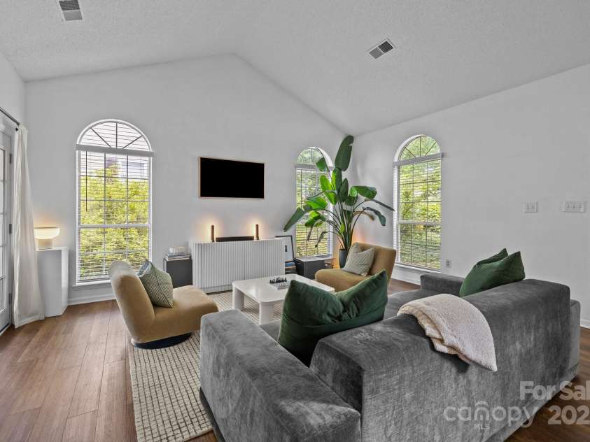 3801 Rosedown Drive, Matthews, NC 28105.  MLS# CAR4261313, YatesRealty ID 15260. 