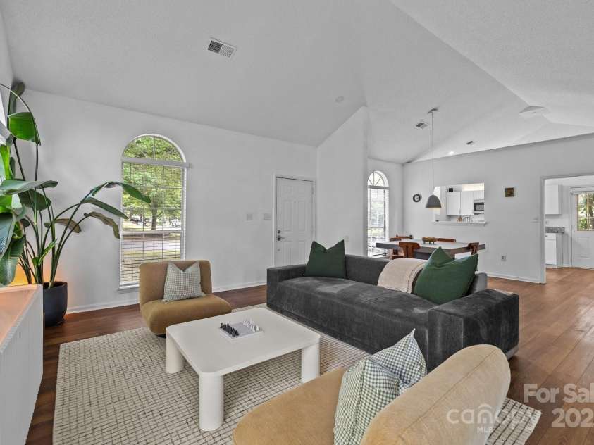 3801 Rosedown Drive, Matthews, NC 28105.  MLS# CAR4261313, YatesRealty ID 15260. 