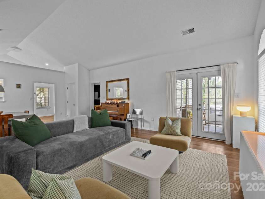 3801 Rosedown Drive, Matthews, NC 28105.  MLS# CAR4261313, YatesRealty ID 15260. 