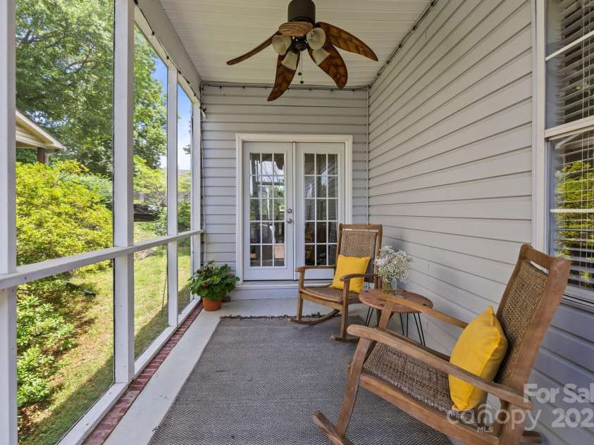 3801 Rosedown Drive, Matthews, NC 28105.  MLS# CAR4261313, YatesRealty ID 15260. 