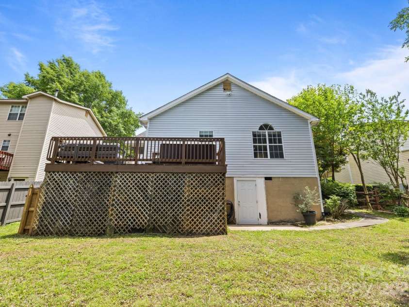3801 Rosedown Drive, Matthews, NC 28105.  MLS# CAR4261313, YatesRealty ID 15260. 