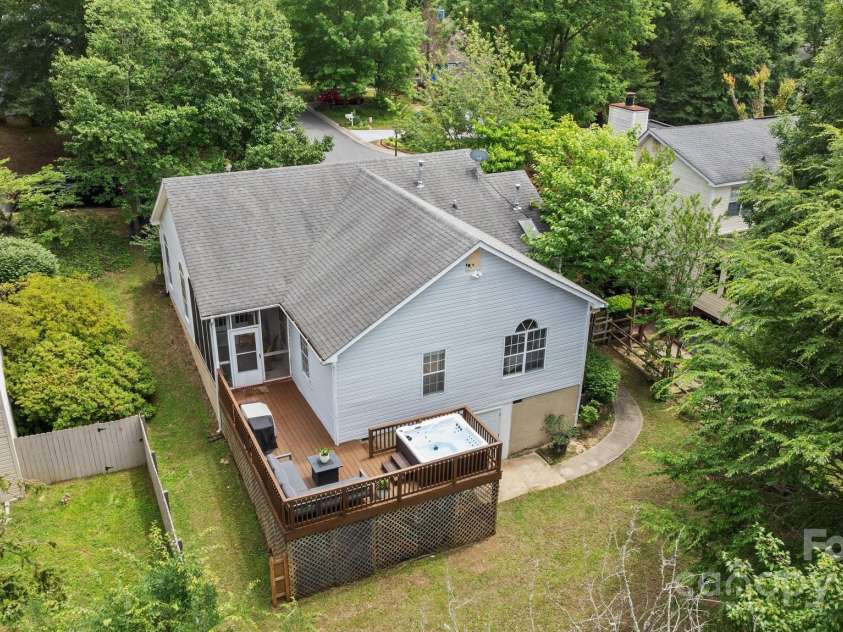 3801 Rosedown Drive, Matthews, NC 28105.  MLS# CAR4261313, YatesRealty ID 15260. 