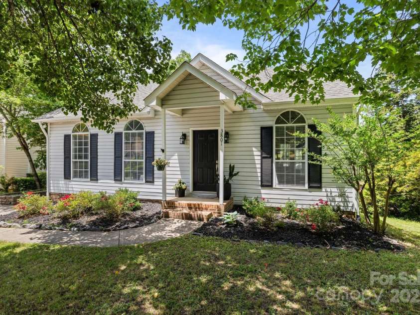 3801 Rosedown Drive, Matthews, NC 28105.  MLS# CAR4261313, YatesRealty ID 15260. 