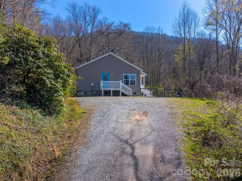 138 Elm Street, Sylva, NC 28779.  MLS# CAR4362616, YatesRealty ID 15261. 