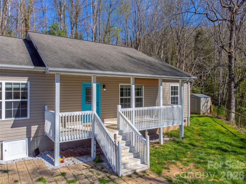 138 Elm Street, Sylva, NC 28779.  MLS# CAR4362616, YatesRealty ID 15261. 