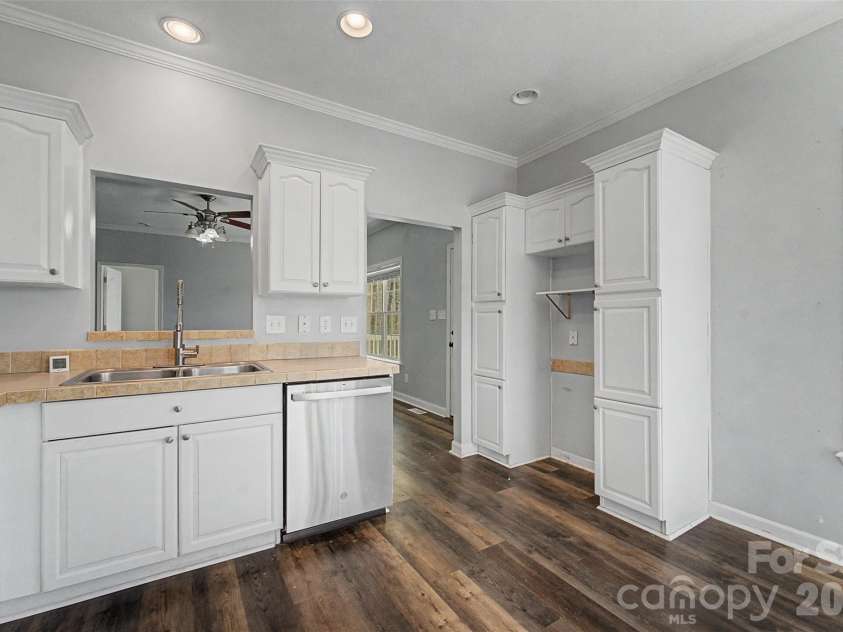 138 Elm Street, Sylva, NC 28779.  MLS# CAR4362616, YatesRealty ID 15261. 