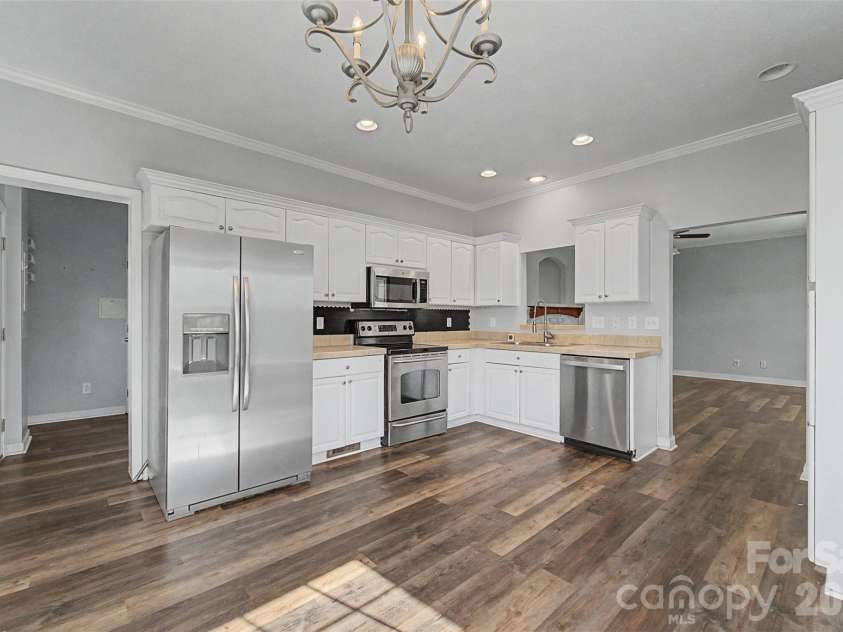 138 Elm Street, Sylva, NC 28779.  MLS# CAR4362616, YatesRealty ID 15261. 