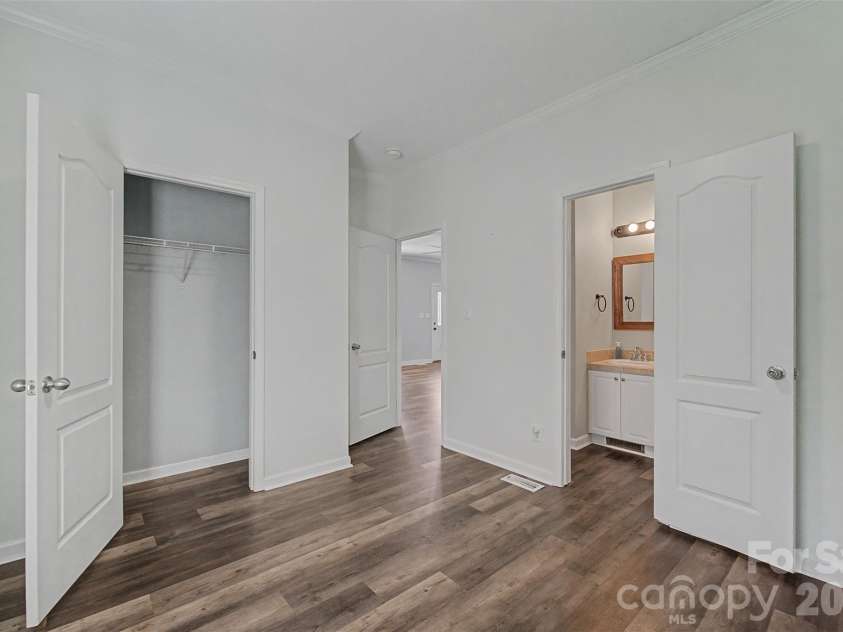 138 Elm Street, Sylva, NC 28779.  MLS# CAR4362616, YatesRealty ID 15261. 