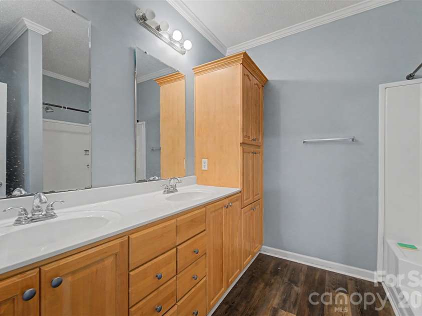 138 Elm Street, Sylva, NC 28779.  MLS# CAR4362616, YatesRealty ID 15261. 