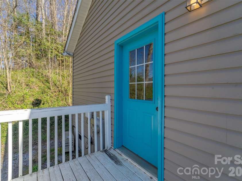 138 Elm Street, Sylva, NC 28779.  MLS# CAR4362616, YatesRealty ID 15261. 