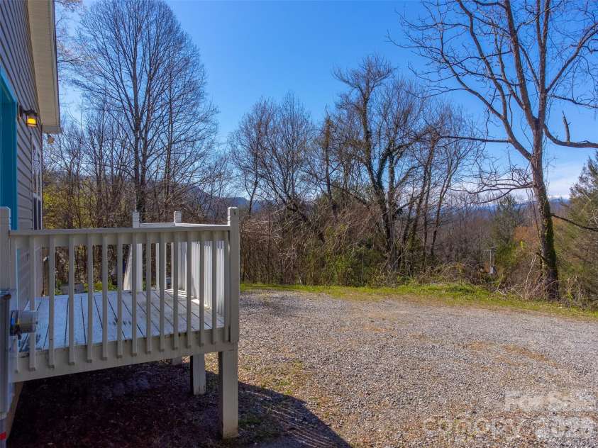138 Elm Street, Sylva, NC 28779.  MLS# CAR4362616, YatesRealty ID 15261. 