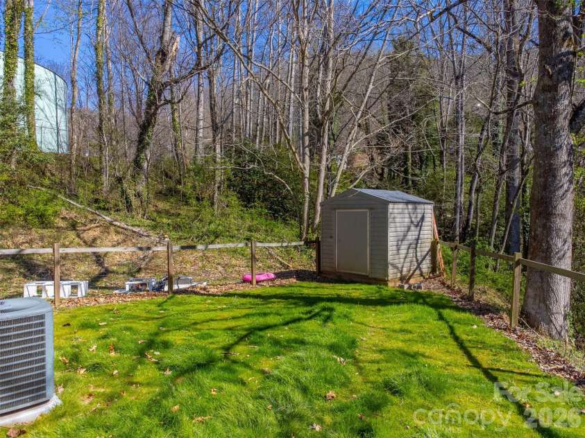138 Elm Street, Sylva, NC 28779.  MLS# CAR4362616, YatesRealty ID 15261. 