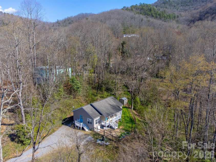 138 Elm Street, Sylva, NC 28779.  MLS# CAR4362616, YatesRealty ID 15261. 