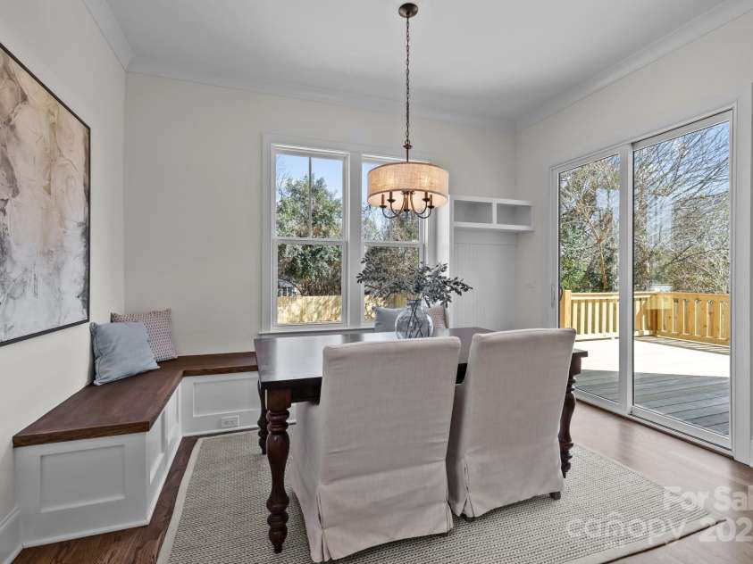 1828 Haines Street, Charlotte, NC 28216.  MLS# CAR4222253, YatesRealty ID 15262. Breakfast nook with built in bench