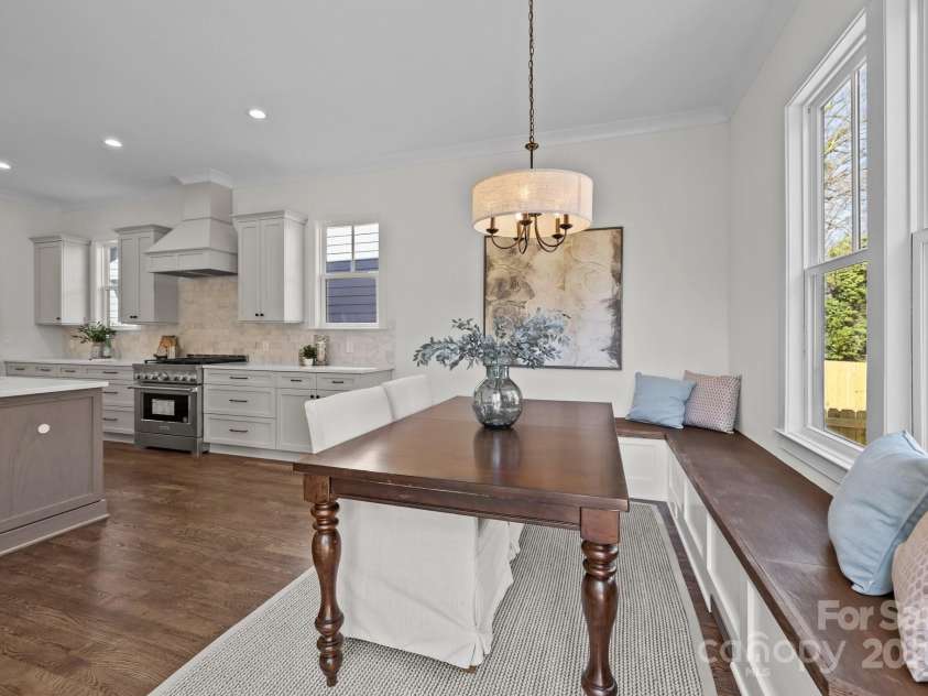 1828 Haines Street, Charlotte, NC 28216.  MLS# CAR4222253, YatesRealty ID 15262. Breakfast nook with built in bench