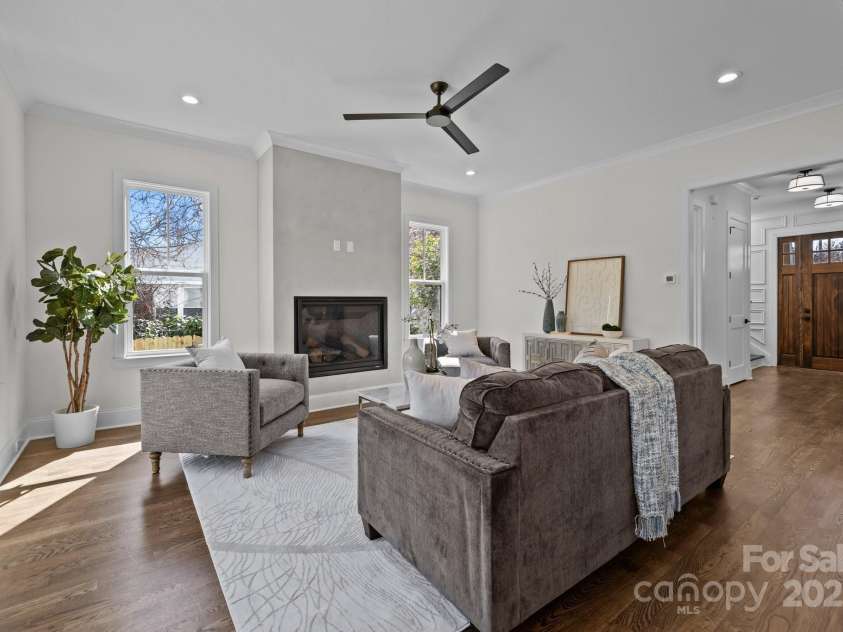 1828 Haines Street, Charlotte, NC 28216.  MLS# CAR4222253, YatesRealty ID 15262. Family room