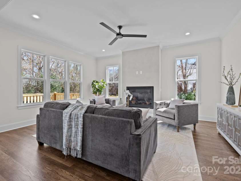 1828 Haines Street, Charlotte, NC 28216.  MLS# CAR4222253, YatesRealty ID 15262. Family room