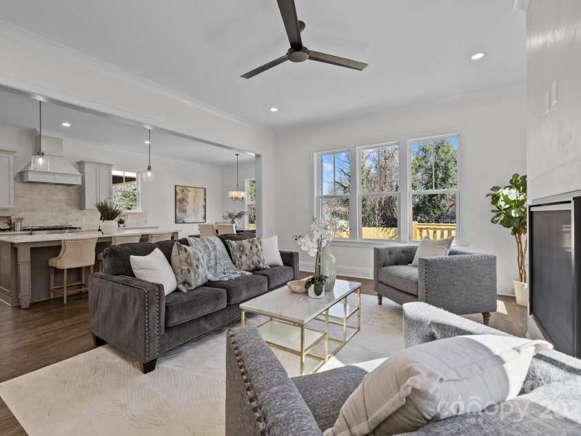 1828 Haines Street, Charlotte, NC 28216.  MLS# CAR4222253, YatesRealty ID 15262. Family room