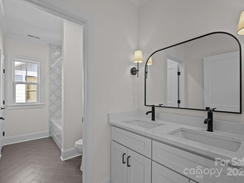 1828 Haines Street, Charlotte, NC 28216.  MLS# CAR4222253, YatesRealty ID 15262. Hallway full bath