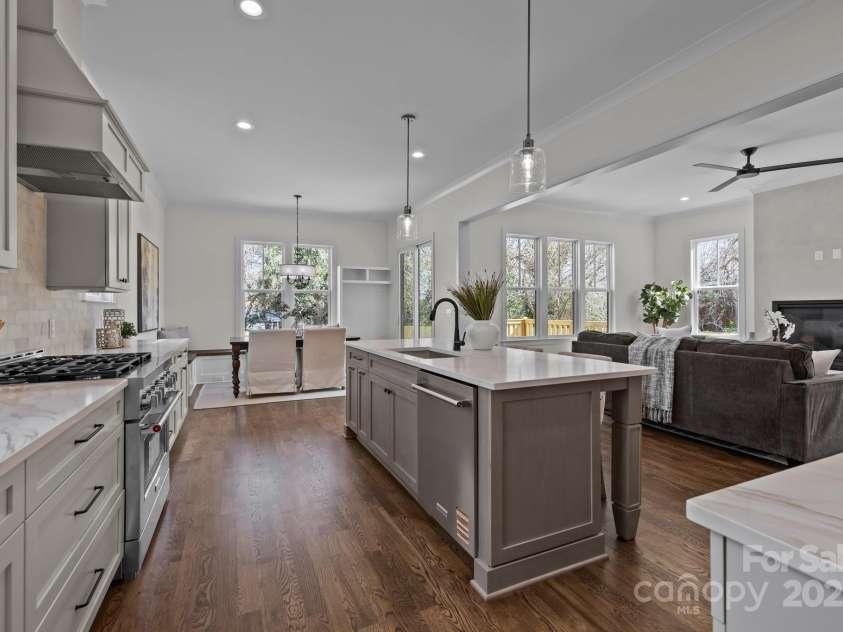 1828 Haines Street, Charlotte, NC 28216.  MLS# CAR4222253, YatesRealty ID 15262. Kitchen