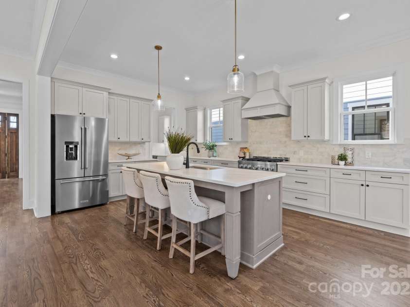 1828 Haines Street, Charlotte, NC 28216.  MLS# CAR4222253, YatesRealty ID 15262. Kitchen