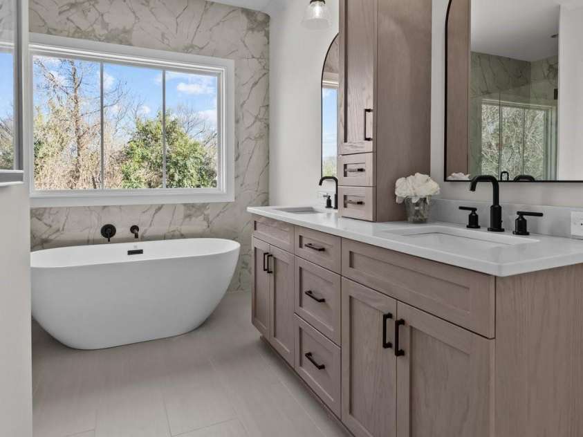 1828 Haines Street, Charlotte, NC 28216.  MLS# CAR4222253, YatesRealty ID 15262. Owner's bath