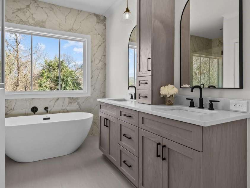 1828 Haines Street, Charlotte, NC 28216.  MLS# CAR4222253, YatesRealty ID 15262. Owner's bath