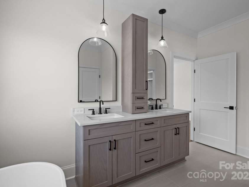 1828 Haines Street, Charlotte, NC 28216.  MLS# CAR4222253, YatesRealty ID 15262. Owner's bath