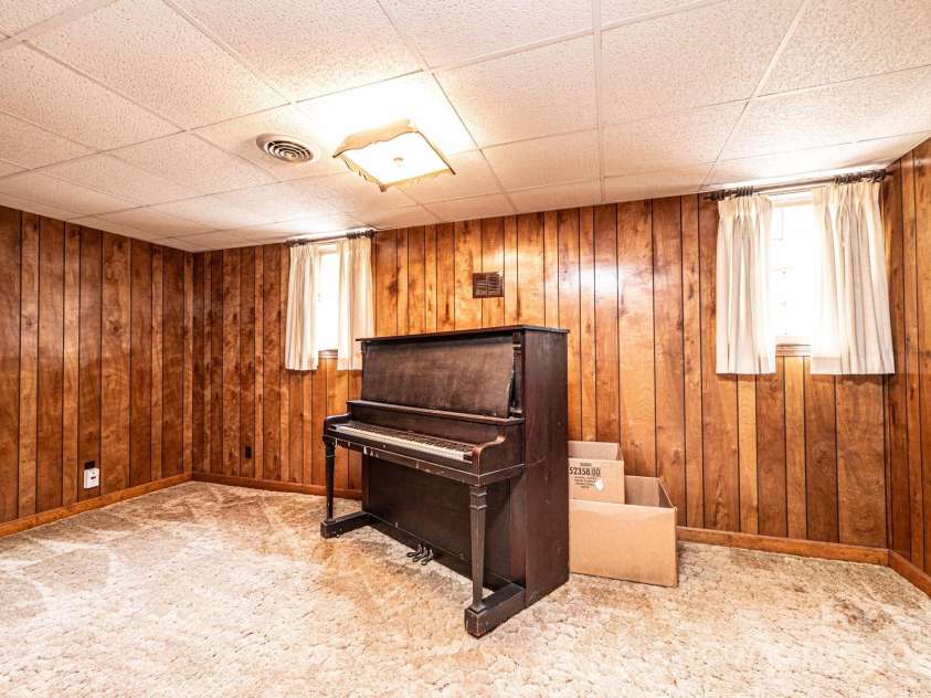 5495 Valley Run Street, Hickory, NC 28601.  MLS# CAR4257311, YatesRealty ID 15263. Second Flex Room Downstairs