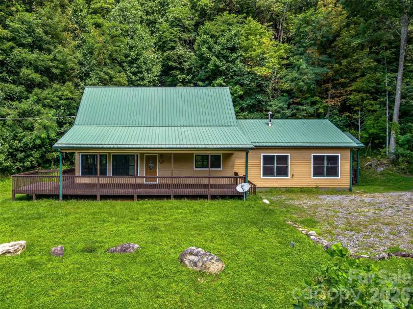 600 Charisma Drive, Marshall, NC 28753.  MLS# CAR4257073, YatesRealty ID 15263. 
