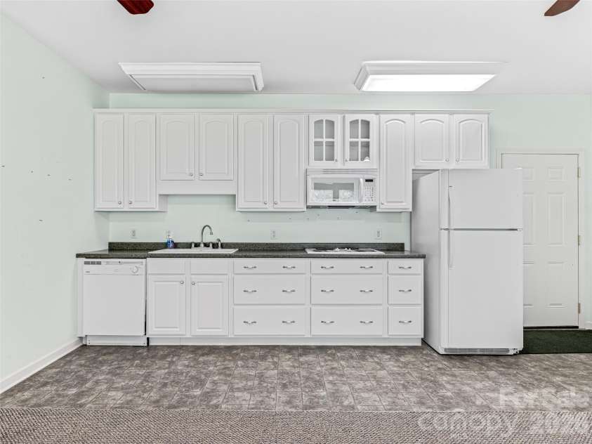 600 Charisma Drive, Marshall, NC 28753.  MLS# CAR4257073, YatesRealty ID 15263. 