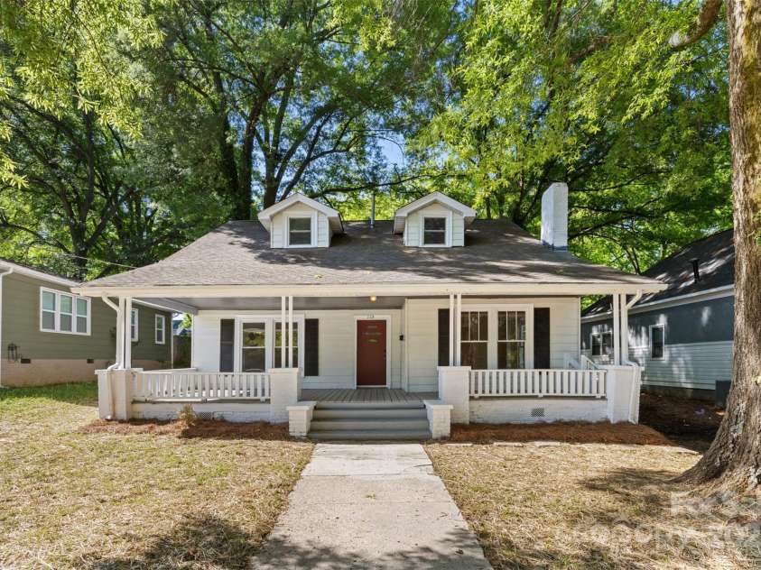 115 5th Avenue, Gastonia, NC 28052.  MLS# CAR4254133, YatesRealty ID 15265. 