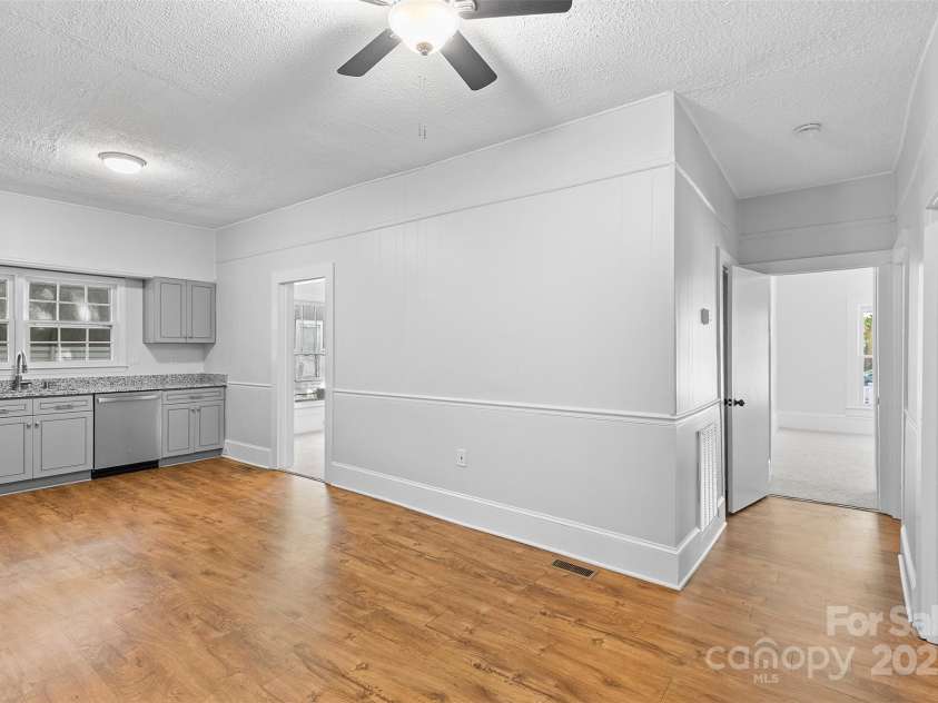 115 5th Avenue, Gastonia, NC 28052.  MLS# CAR4254133, YatesRealty ID 15265. 