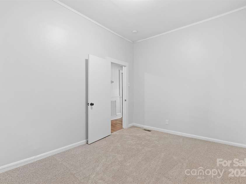 115 5th Avenue, Gastonia, NC 28052.  MLS# CAR4254133, YatesRealty ID 15265. 