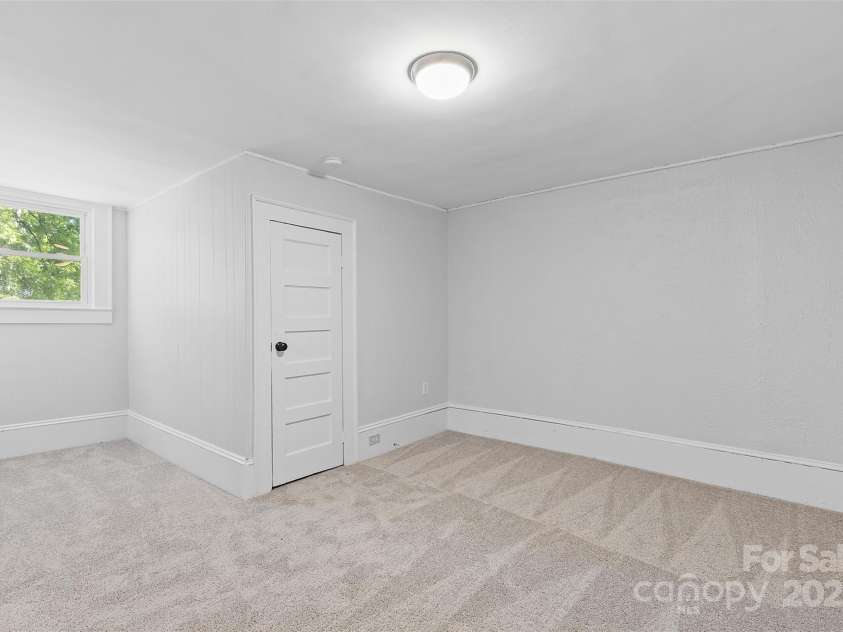 115 5th Avenue, Gastonia, NC 28052.  MLS# CAR4254133, YatesRealty ID 15265. 