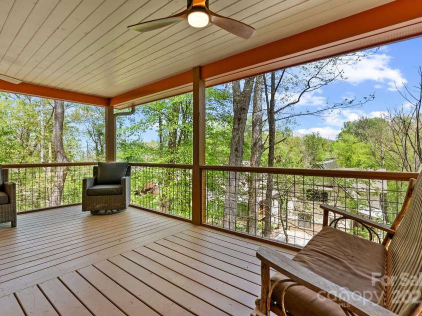 39 Hibriten Drive, Asheville, NC 28801.  MLS# CAR4251092, YatesRealty ID 15266. So Relaxing